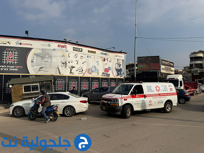 اصابة شخصين بجراح طفيف بحادث طرق في جلجولية